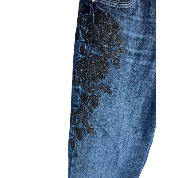 White House Black Market Slim Leg Blue Jeans. Medium Wash. Size 0S - Picture 2 of 14
